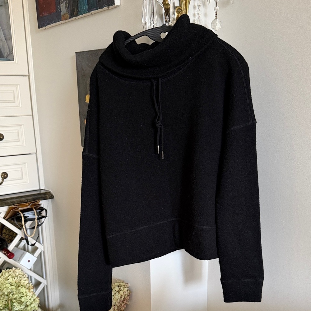 UGG Black Off-the-Shoulder Sweater Sz M - Picture 10 of 12
